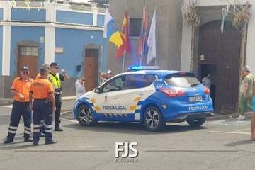  La chiquillería se purifica contra la pandemia en Lomo Magullo/Francisco Javier Santana.